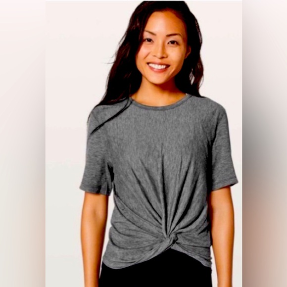 Lululemon knot crescent tee - Picture 1 of 4